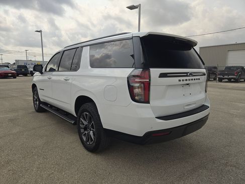 Used 2023 Chevrolet Suburban Z71 w/ Luxury Package AWD/4WD image 5