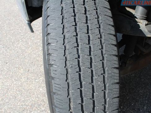 Used 2001 Chevrolet Silverado 2500 LS w/ Off-Road Skid Plate Pkg AWD/4WD image 3