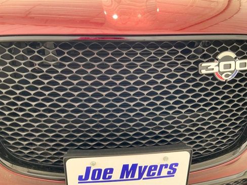 Used 2023 Chrysler 300 C image 27