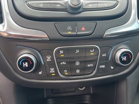 Used 2023 Chevrolet Equinox LT image 20