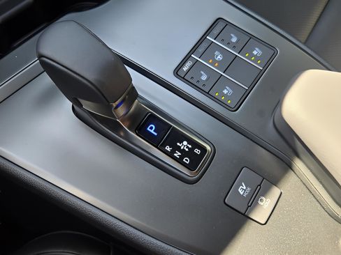 New 2026 Lexus UX 300h FWD image 19