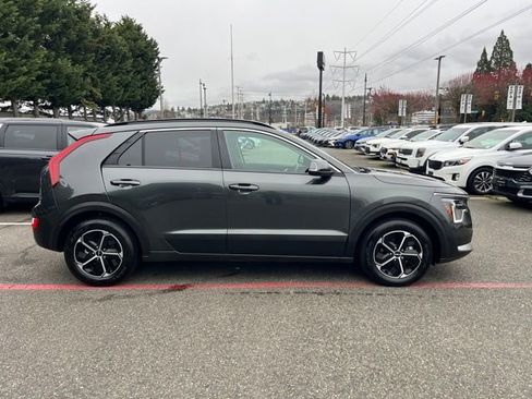 Certified 2023 Kia Niro EX image 4