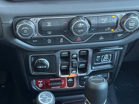 New 2026 Jeep Gladiator Mojave image 16