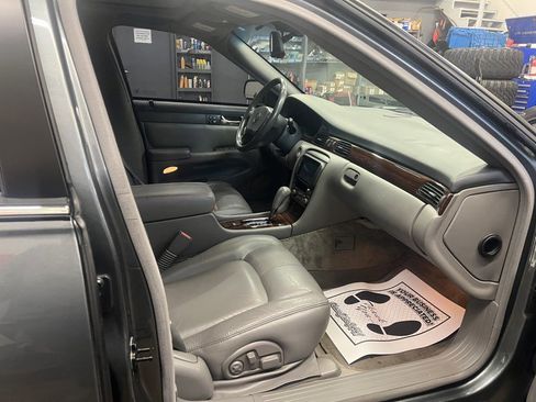Used 2004 Cadillac Seville SLS w/ Preferred Equipment Group image 7