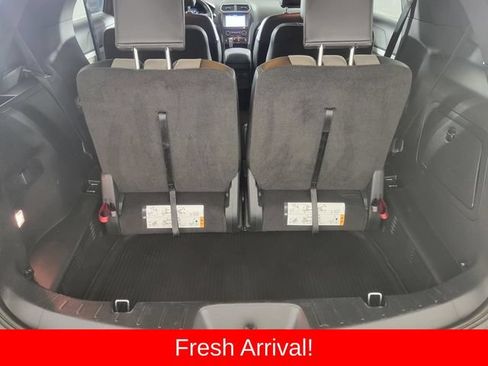Used 2017 Ford Explorer XLT w/ Equipment Group 202A AWD/4WD image 15