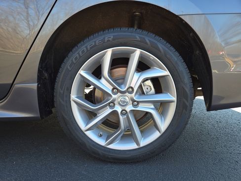 Used 2014 Nissan Sentra SR w/ SR Driver Package image 10