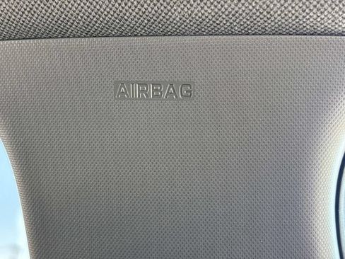 Certified 2025 Hyundai Elantra SE FWD image 28