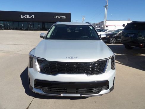 New 2026 Kia Sorento S image 3