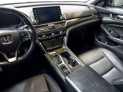 Used 2018 Honda Accord Sport image 18