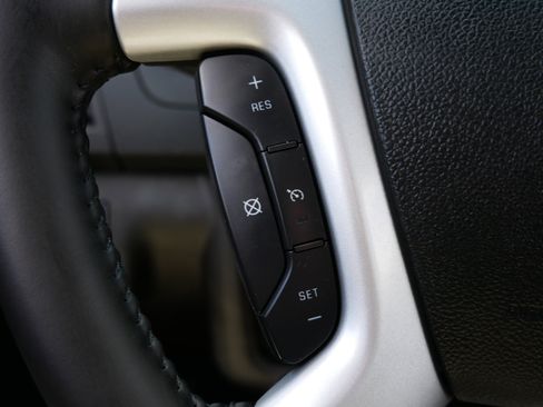 Used 2009 Chevrolet Traverse LT FWD image 26