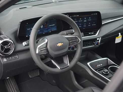 New 2026 Chevrolet Equinox LT w/ Convenience Package II image 25