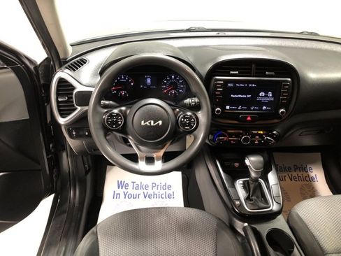 Used 2022 Kia Soul LX image 26