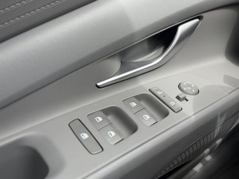 New 2026 Hyundai Elantra SE FWD image 18