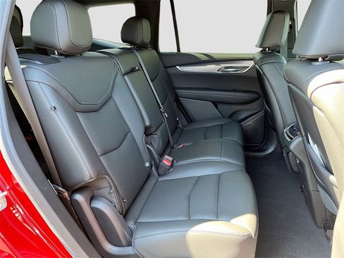 New 2025 Cadillac XT6 Luxury image 29