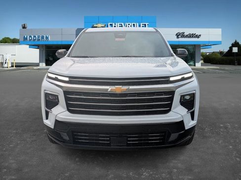 New 2026 Chevrolet Traverse High Country FWD image 2