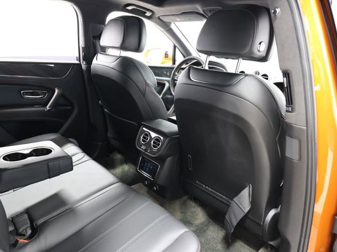 Used 2019 Bentley Bentayga image 87