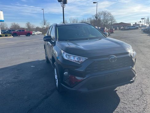 Used 2019 Toyota RAV4 XLE image 8