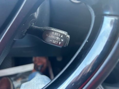 Used 2018 Toyota C-HR XLE image 21