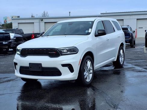 Used 2023 Dodge Durango GT image 2
