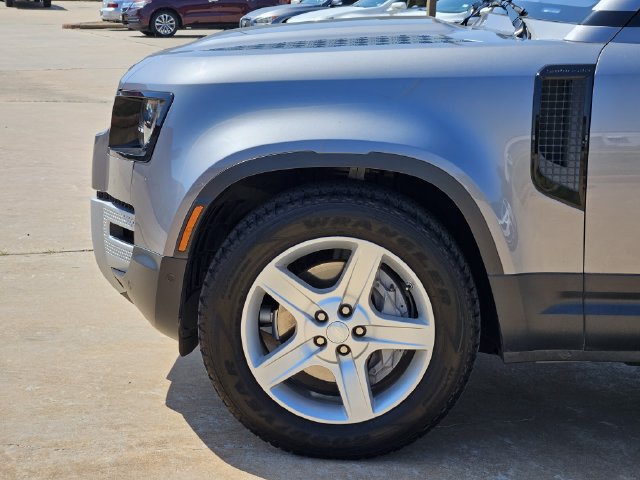 Used 2021 Land Rover Defender 110 SE AWD/4WD image 10