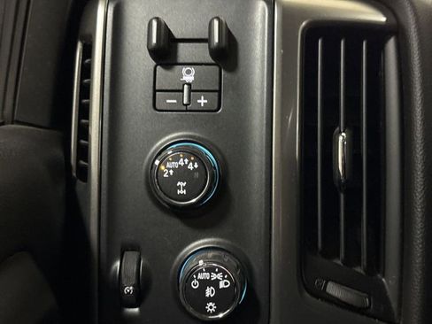 Used 2018 Chevrolet Silverado 1500 LT w/ All Star Edition image 18