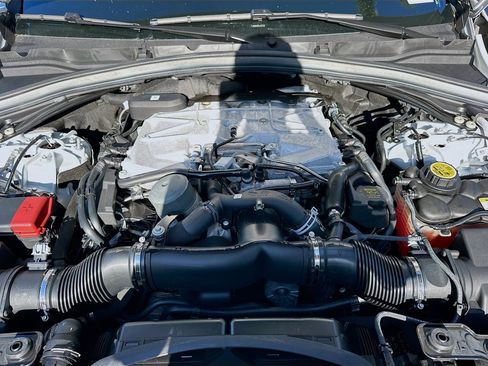 Used 2021 Jaguar F-PACE SVR image 38