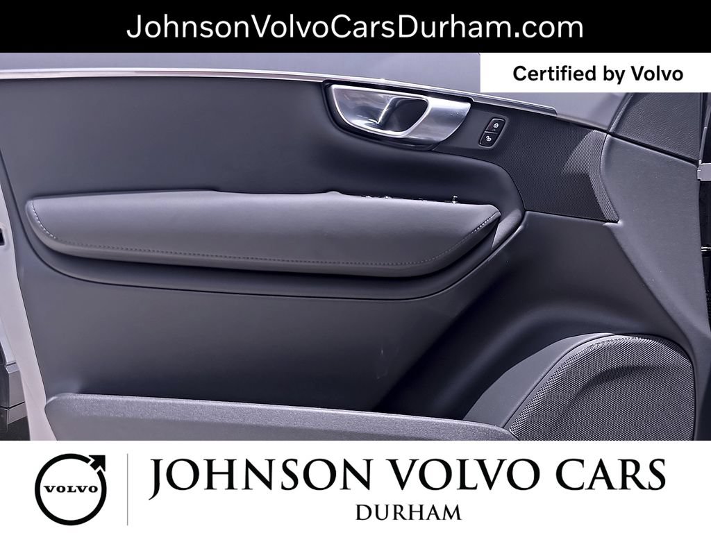 Used 2025 Volvo XC90 B5 Core AWD/4WD image 38