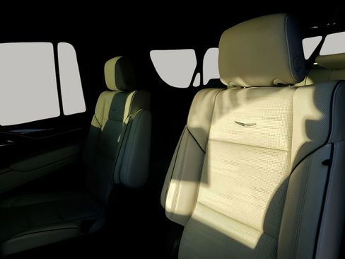 Certified 2023 Cadillac Escalade ESV Sport w/ Touring Package image 18