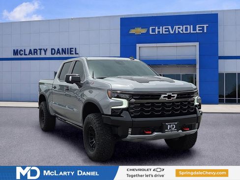 Used 2023 Chevrolet Silverado 1500 ZR2 w/ Technology Package AWD/4WD image 1