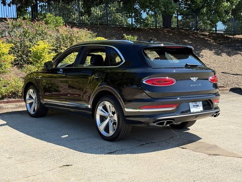 Used 2024 Bentley Bentayga image 3