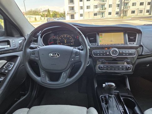 Used 2014 Kia Cadenza Premium w/ Technology Package image 35