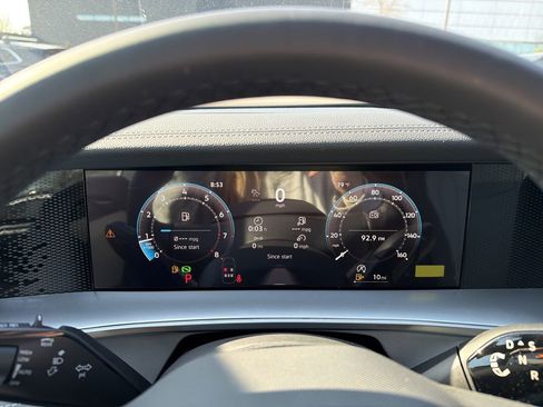 New 2026 Volkswagen Tiguan SE R-Line FWD image 29