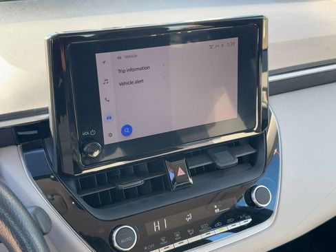 Used 2023 Toyota Corolla LE image 23