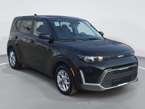 Used 2024 Kia Soul LX w/ Option Group 015 image 3