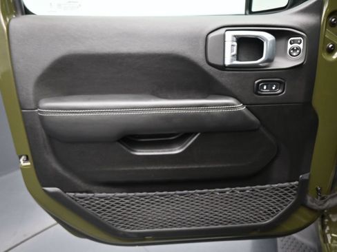 Used 2023 Jeep Wrangler Unlimited Sahara w/ Cold Weather Group AWD/4WD image 10