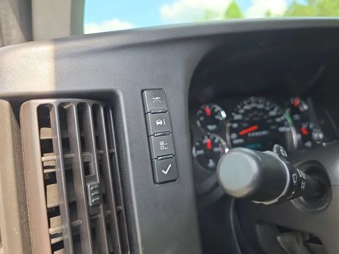 Used 2020 Chevrolet Express 3500 Extended w/ Driver Convenience Package RWD image 20