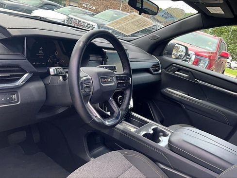 Used 2025 GMC Acadia Elevation AWD/4WD image 15