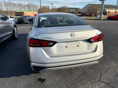 Used 2023 Nissan Altima 2.5 SV image 18