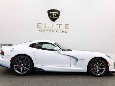 Used 2014 SRT Viper GTS w/ Exterior Carbon Fiber Package RWD image 13