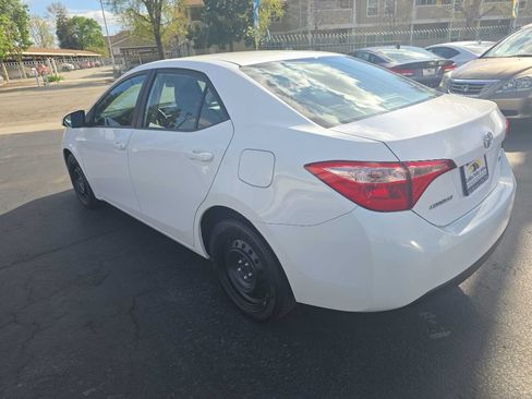 Used 2018 Toyota Corolla LE image 8