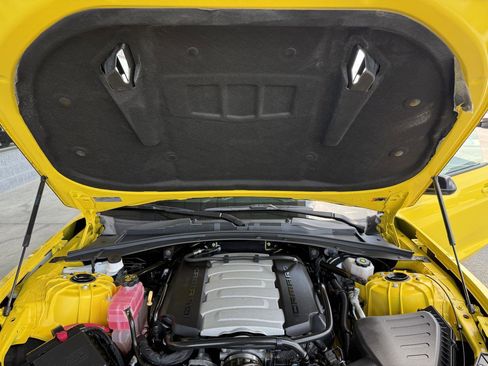 Used 2018 Chevrolet Camaro SS RWD image 39