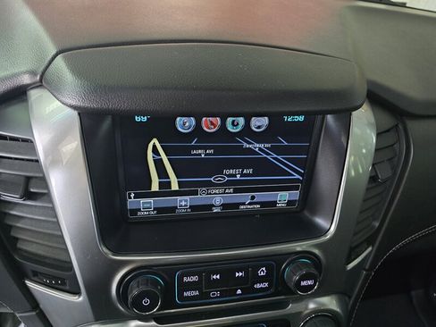 Used 2020 Chevrolet Suburban LT image 24