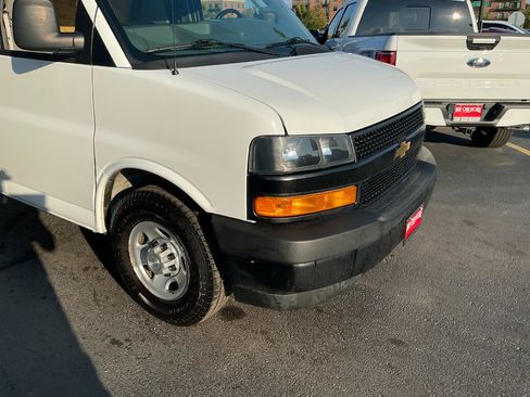 Used 2021 Chevrolet Express 3500 w/ Driver Convenience Package image 22