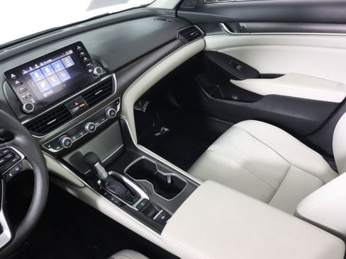 Used 2018 Honda Accord EX image 35