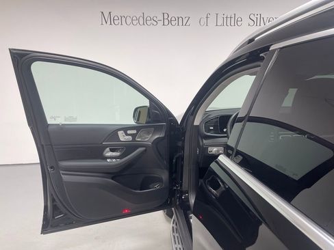 Used 2026 Mercedes-Benz GLS 450 4MATIC image 17
