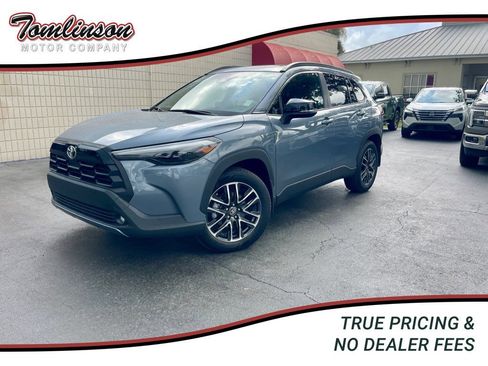 Used 2026 Toyota Corolla Cross XLE w/ Convenience Package FWD image 1
