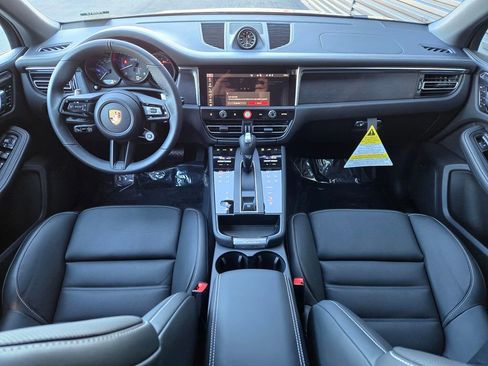 New 2026 Porsche Macan GTS image 13