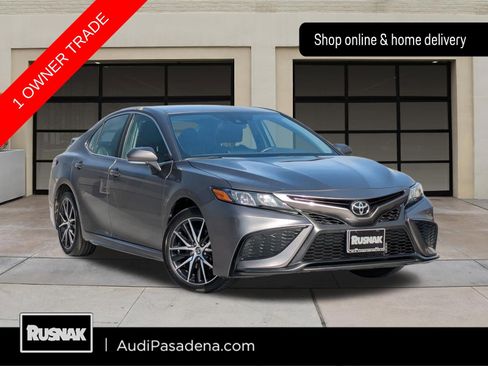 Used 2024 Toyota Camry SE image 1