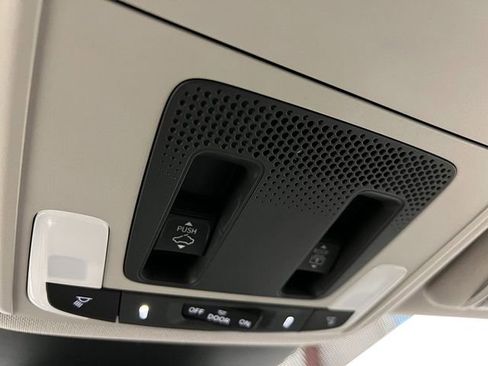 New 2025 Honda Pilot Touring image 20