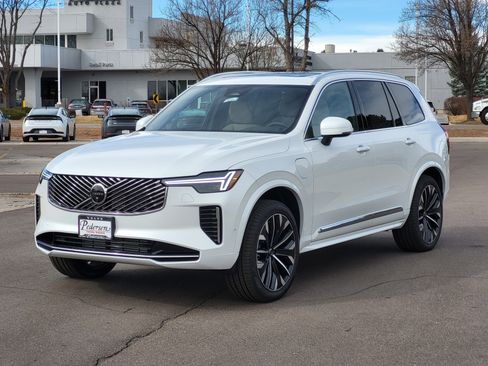 New 2026 Volvo XC90 T8 Plus image 4